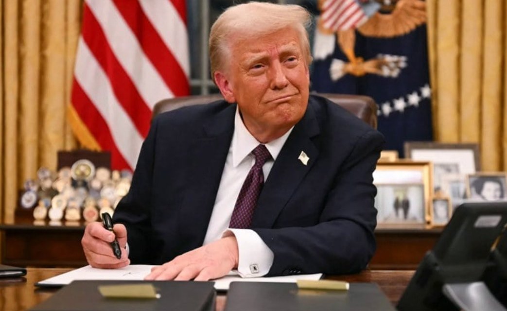 البيت الأبيض يعلن حظر سفر جديد يشمل 12 دولة عربية وإسلامية