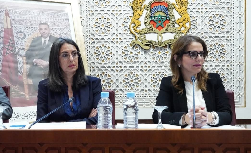 لجنة المالية تصادق بالإجماع على مشروع قانون هيئات التوظيف الجماعي للقيم المنقولة