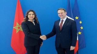 الوزيرة ليلى بنعلي تبحث في باريس مع نظيرها الفرنسي سبل تعزيز الشراكة الطاقية بين المغرب وفرنسا