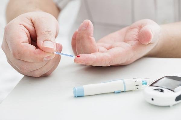 باحثون يابانيون يطورون تطبيقا إلكترونيا جديدا يتنبأ بالإصابة بالسكري