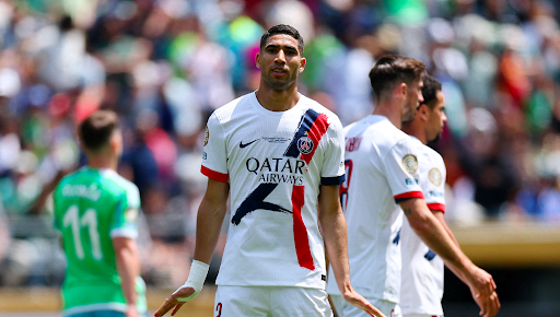 صحيفة ليكيب تشيد باداء النجم المغربي حكيمي