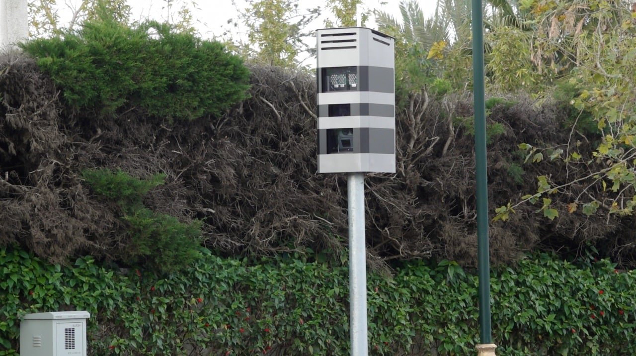 نظام مراقبة السرعة الجديد يدخل حيز التنفيذ لرصد المخالفات في الاتجاهين