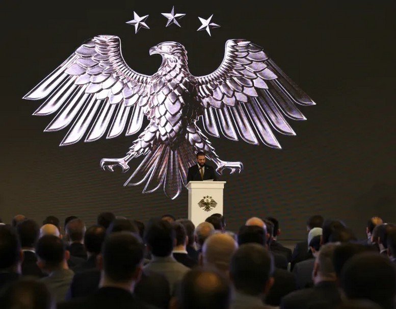 سوريا تطلق هويتها البصرية الجديدة بعقاب ذهبي ورسالة وحدة