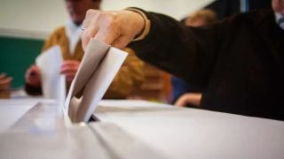 شباب المغرب بين فقدان الثقة وتطلع لمواطنة فاعلة (تقرير)