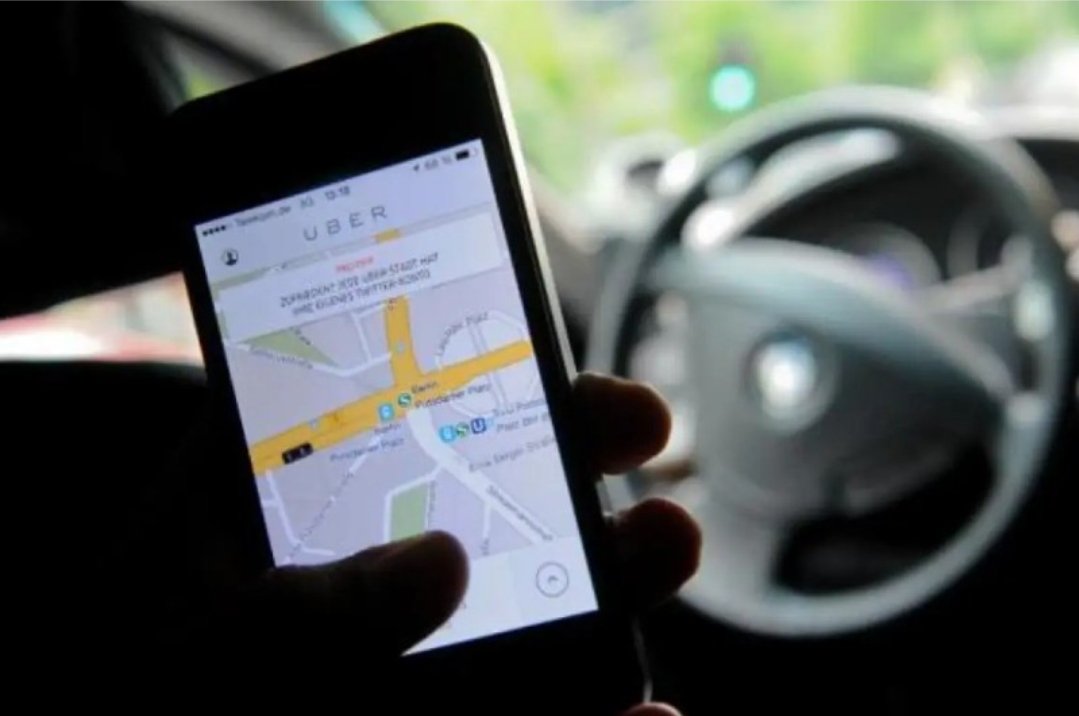 أول طلب رسمي لتقنين النقل عبر التطبيقات الذكية في المغرب وسط جدل متصاعد