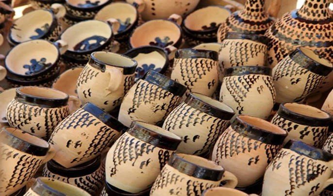 المرصد المغربي يحذر من خطورة “كؤوس الطين” ويدعو لتشديد الرقابة على الأسواق