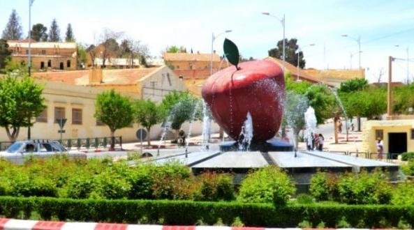 ملتقى التفاح بميدلت ينعش الحركة الاقتصادية ويعيد الحياة للسياحة الجبلية