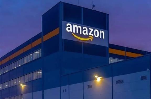 “أمازون” تعتزم إلغاء 30 ألف وظيفة