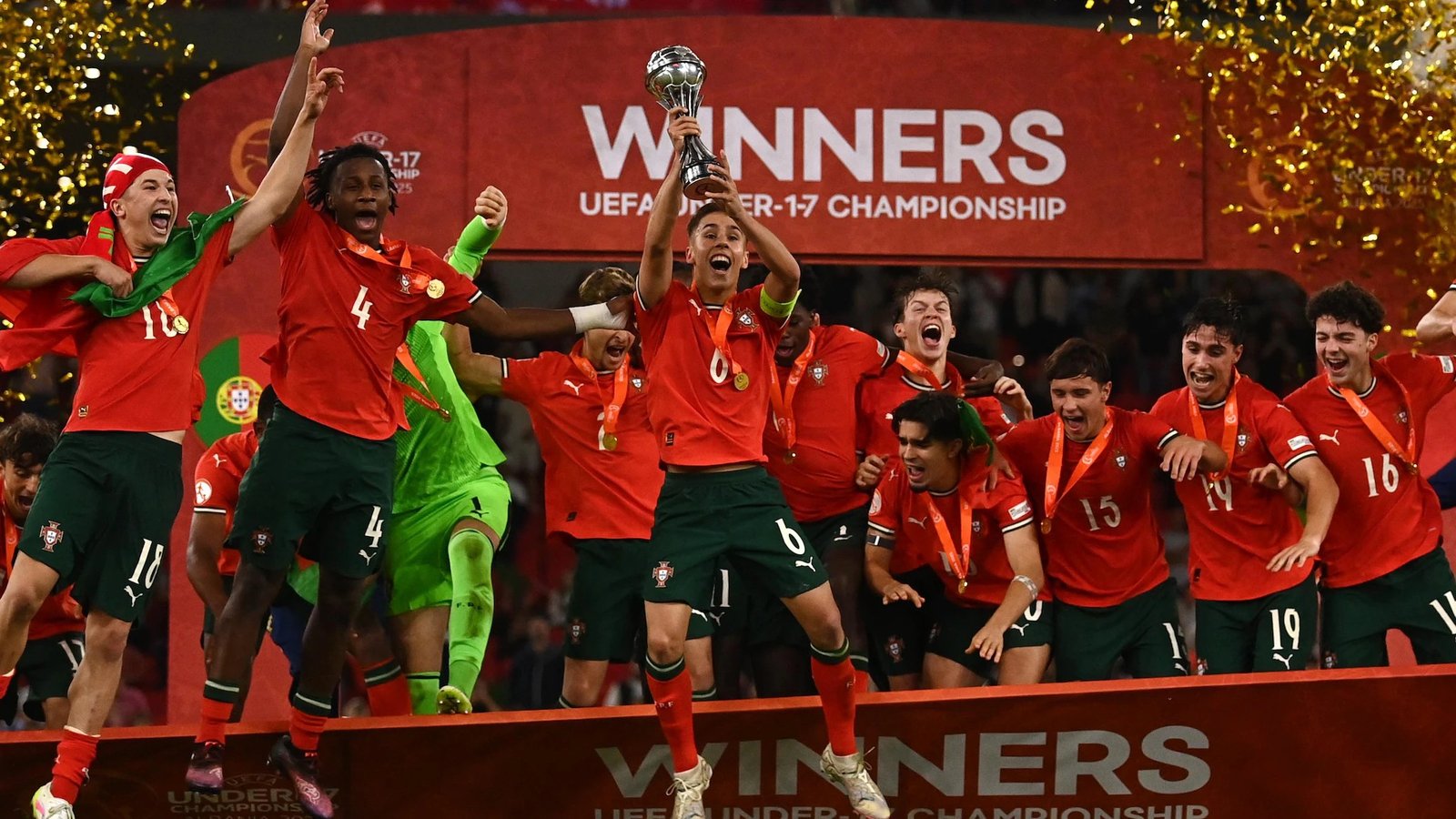 البرتغال تحصد أول لقب كأس العالم للناشئين بفوز مثير على النمسا 1-0 في قطر