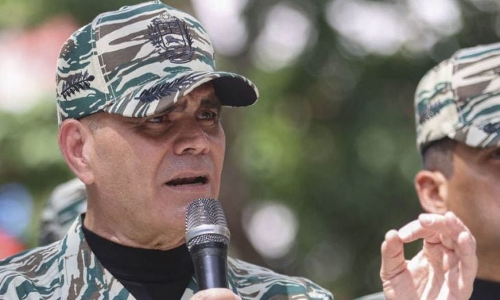 الجيش الفنزويلي يرفض تهديدات ترامب ويتحدى الحصار البحري الأمريكي