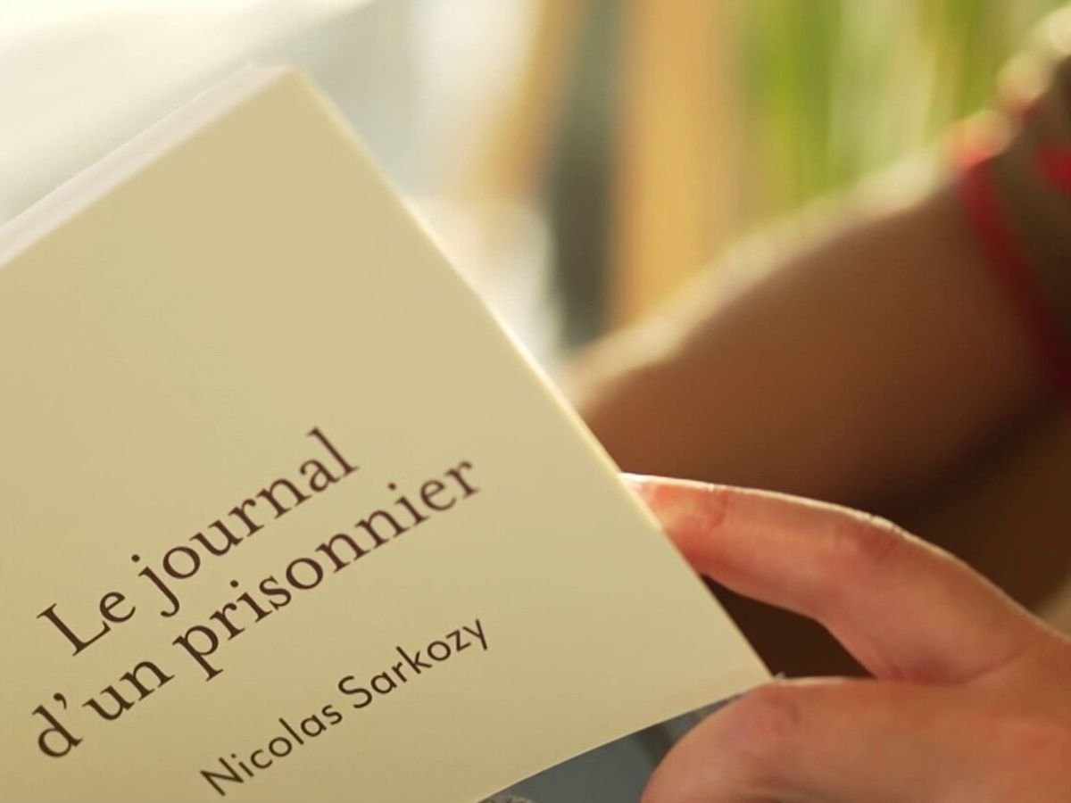 ساركوزي يروي تجربته في السجن مع إصدار كتابه الجديد” يوميات سجين”