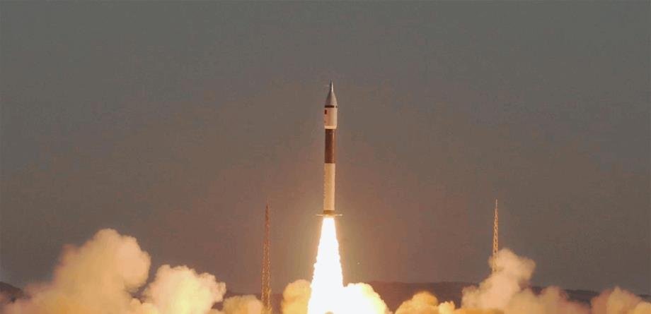 الصين تطلق مركبة فضائية تجريبية تجارية إلى الفضاء بواسطة صاروخ “كوايتشو-11”