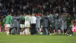 مراكش بعد مباراة “الجزائر – نيجيريا”: الكاف يحقق والشغب يضع كرة القدم الإفريقية أمام تحدياتها الكبرى