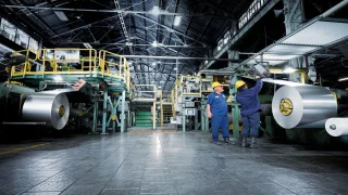 صناعة الصلب الهندية: تحقيق رسمي يضع عمالقة الحديد في قفص الاتهام بتهم احتكار السوق