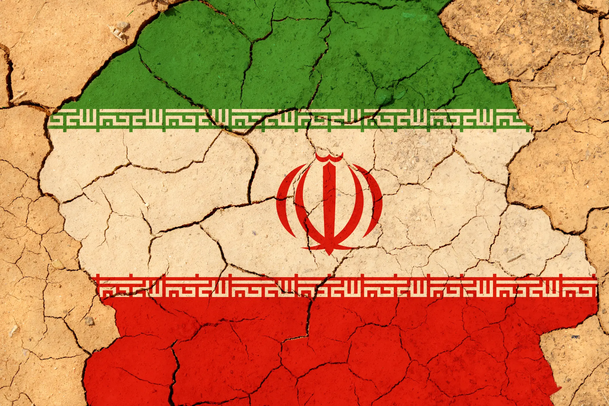 إيران خلف الجدار الرقمي: تحذيرات المرشد، عزلة الدولة، وغضب الشارع المفتوح