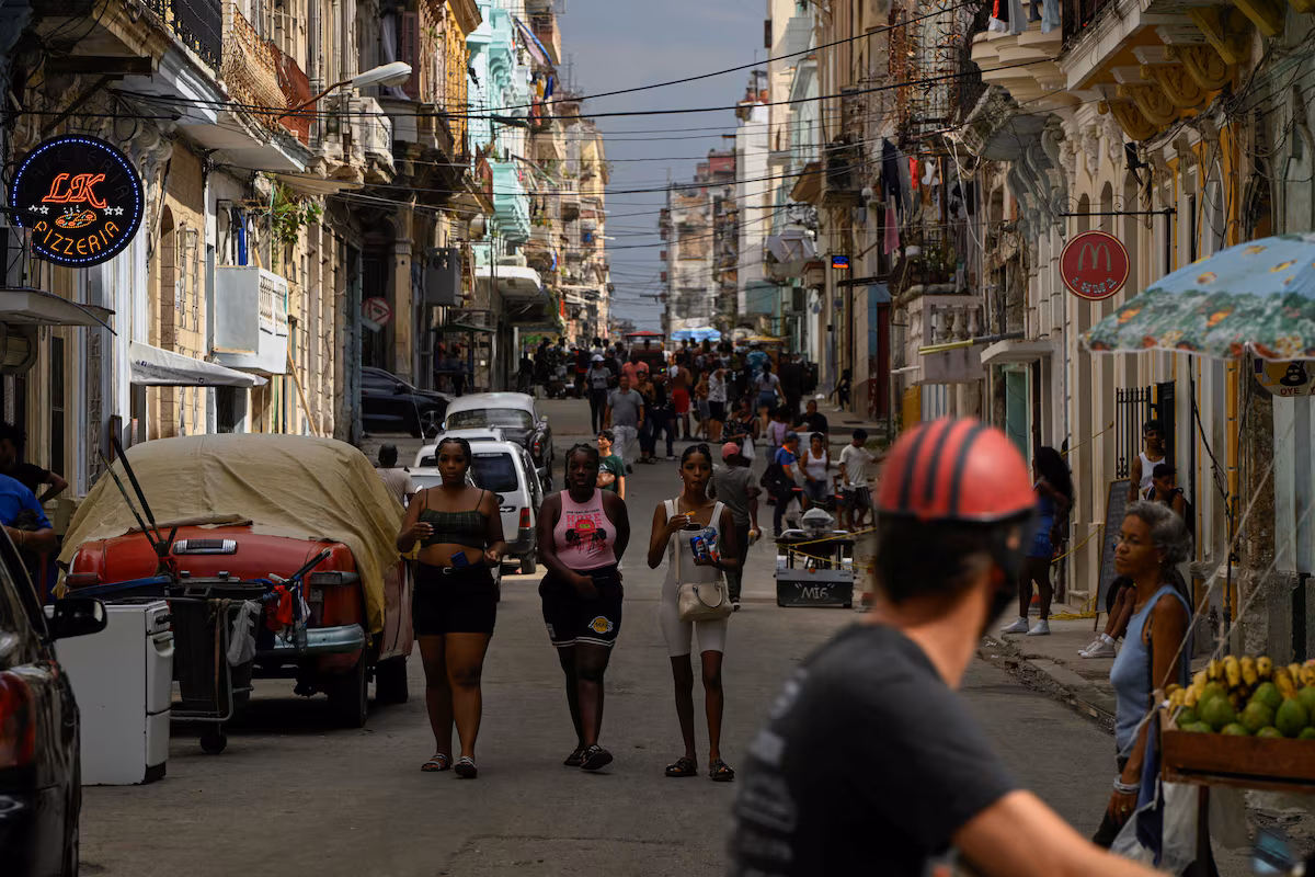 وكالة الاستخبارات الأمريكية تدق ناقوس الخطر حول اقتصاد كوبا… ومصير النظام يبقى غامضا