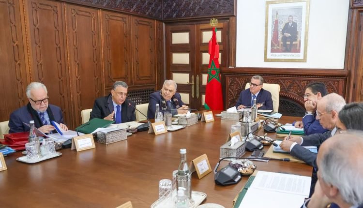 الحكومة تصادق على قانون المحاماة وهيئات الدفاع تدخل في إضراب وطني