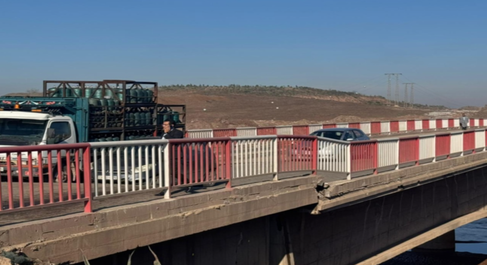 قنطرة تانسيفت على حافة الانهيار: ألف سنة من التاريخ تصارع الإهمال عند بوابة مراكش (صور)