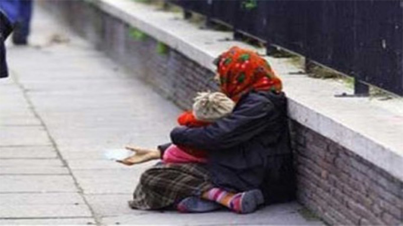 التسول في رمضان بين الحاجة واستغلال النفوس