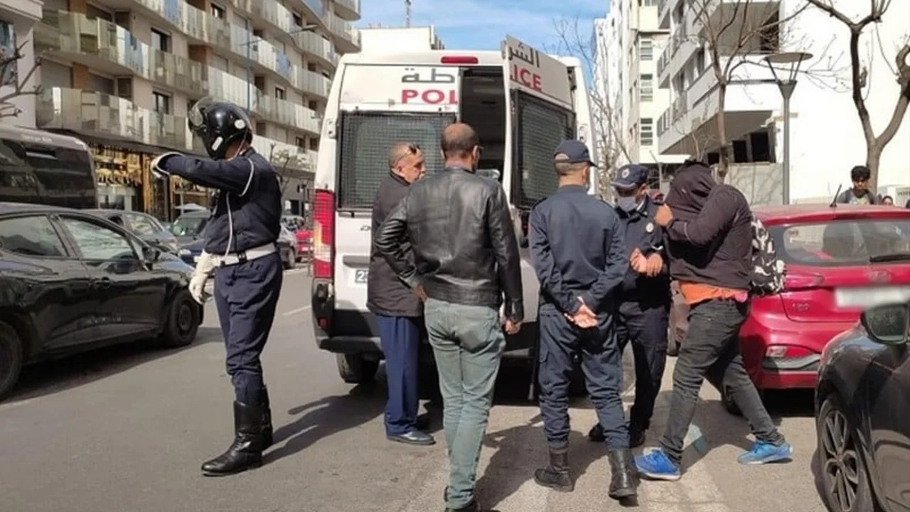 الإفطار العلني يعود إلى الواجهة: صراع قديم يتجدد بين القانون والحريات والفقه