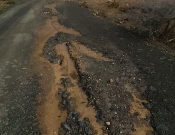 تدهور الطريق 3535 بجماعة أولاد اكواوش يعمق معاناة الساكنة ويستدعي تدخلا عاجلا