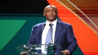 موتسيبي يخرج عن صمته ويؤكد حياد الكاف