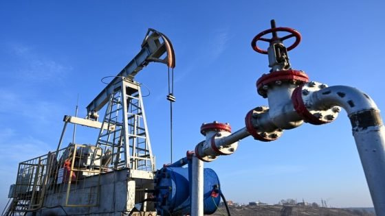 ارتفاع أسعار النفط مع توتر الشرق الأوسط بعد الهجوم الأميركي والإسرائيلي على إيران