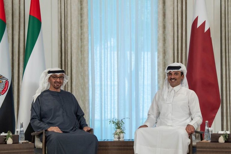 اتصال هاتفي بين أمير قطر والرئيس الإماراتي لبحث تداعيات التصعيد الإيراني في المنطقة