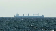 هرمز على صفيح ساخن.. احتجاز سفينتين وإيران تبرر القرار