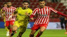 المغرب الفاسي ينجو من فخ النادي المكناسي ويحافظ على الصدارة