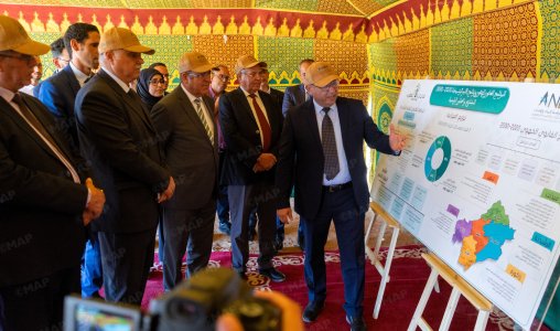 درعة تافيلالت.. تعبئة قوية لوقف زحف الرمال وحماية الطريق الوطنية 17