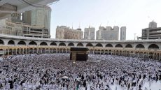 السعودية تُفعّل أنظمة ذكية مرتبطة ببطاقة “نسك” لتنظيم حركة الحجاج بمنى