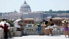 إيطاليا ترفع التأهب إلى الدرجة القصوى بسبب موجة حر تضرب 15 مدينة