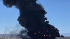 تحطم قاذفة أمريكية من طراز B-52 في كاليفورنيا يودي بحياة طاقمها ويثير تساؤلات حول أسباب الحادث