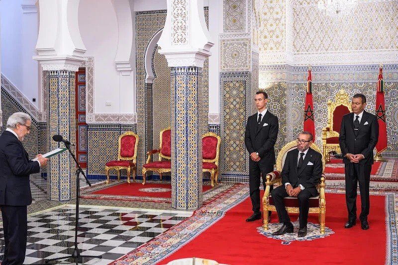 جلالة الملك محمد السادس يستقبل والي بنك المغرب
