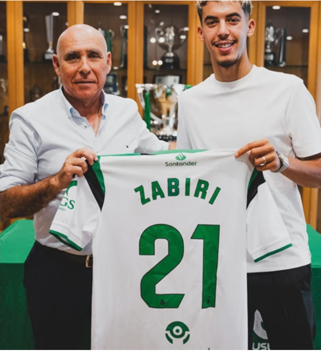 ياسر زابيري ينتقل إلى راسينغ سانتاندير الإسباني معارا حتى 2027