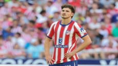 أتلتيكو يقطع الطريق أمام برشلونة ويغلق باب المفاوضات بشأن ألفاريس