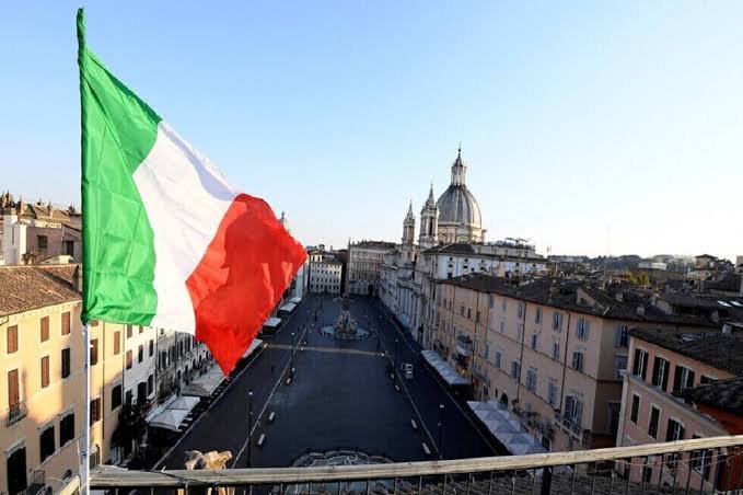 إيطاليا تفتح أبواب العمل أمام نحو 500 ألف عامل أجنبي بين 2026 و2028   